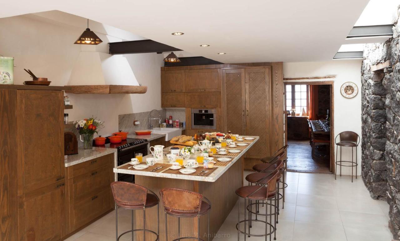 Historic Canarian House, Private Heated Infinity Pool, Bbq, Wifi + Panoramic Ocean Views Arona  Ngoại thất bức ảnh
